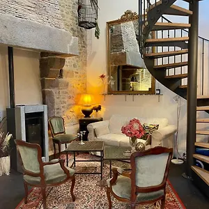 Petit D'arriere-cour Au Pied Du Chateau Hébergement de vacances