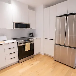 beautifully-renovated-3br-downtown-2min-to-metro.hotels-in-montreal.org/